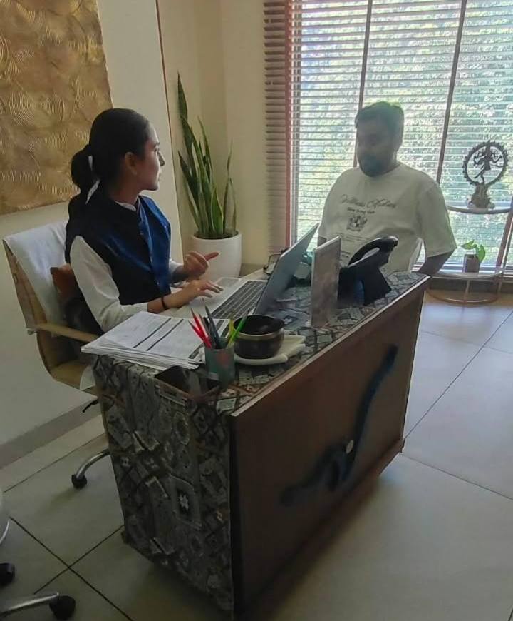 Nadi Parikshan & Dosha Analysis